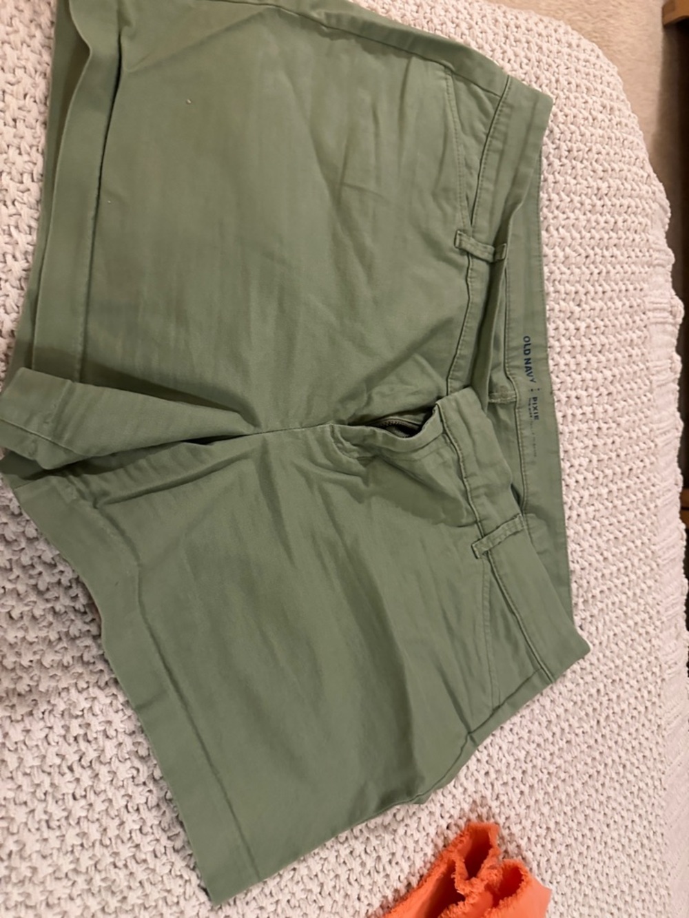 Old Navy Men's Sage Green Flat-Front Shorts